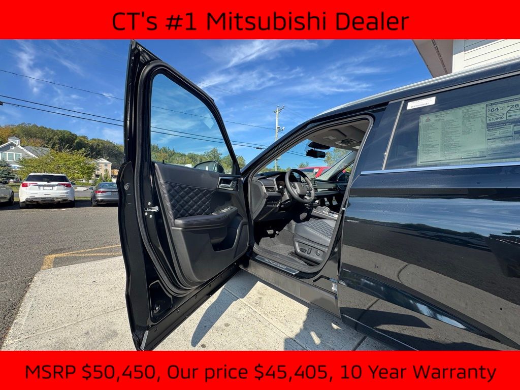 2025 Mitsubishi Outlander PHEV SEL photo 2