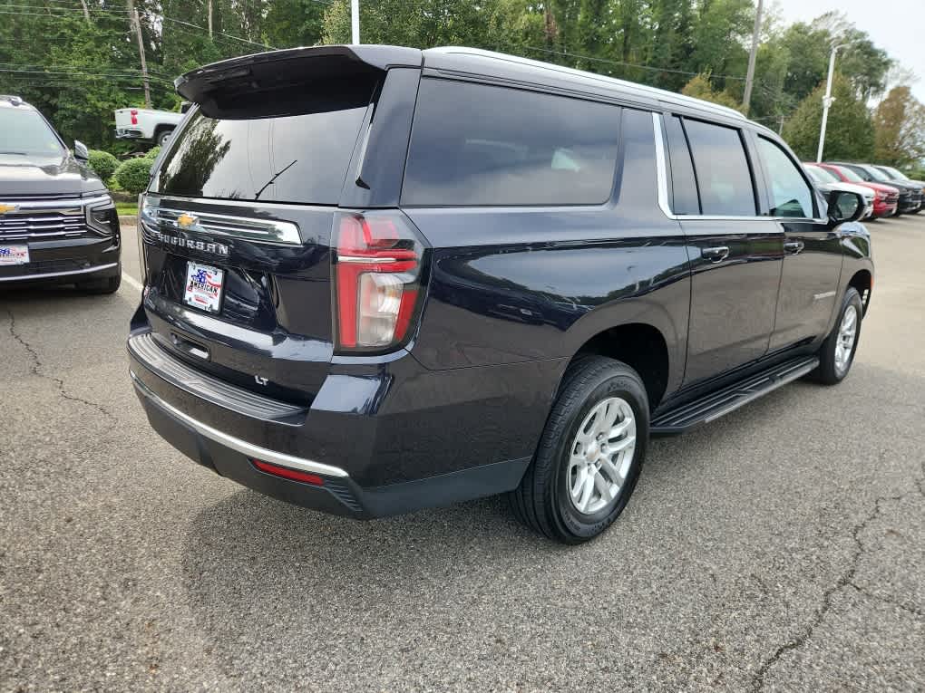 2024 Chevrolet Suburban LT photo 6