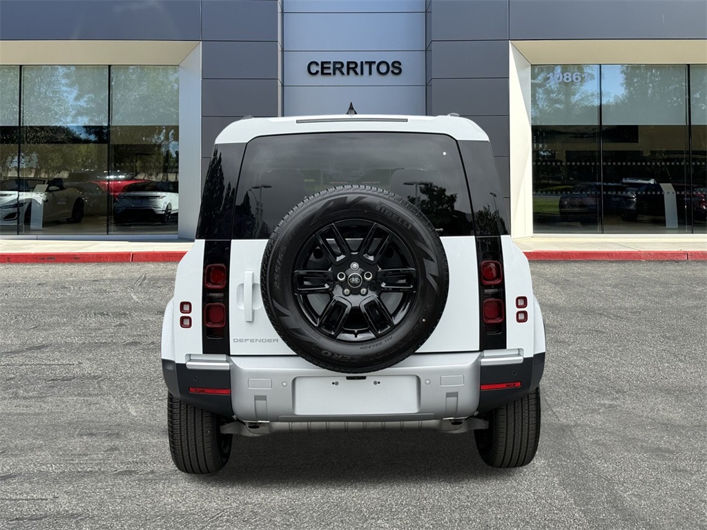2025 Land Rover Defender 110 S photo 3