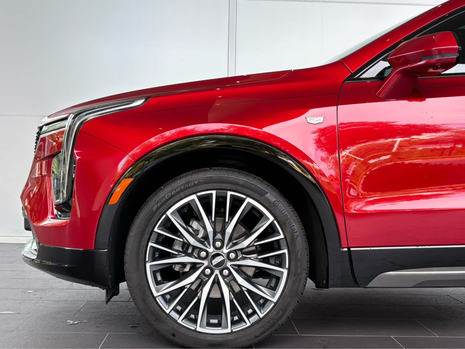 2025 Cadillac XT4 Sport photo 5