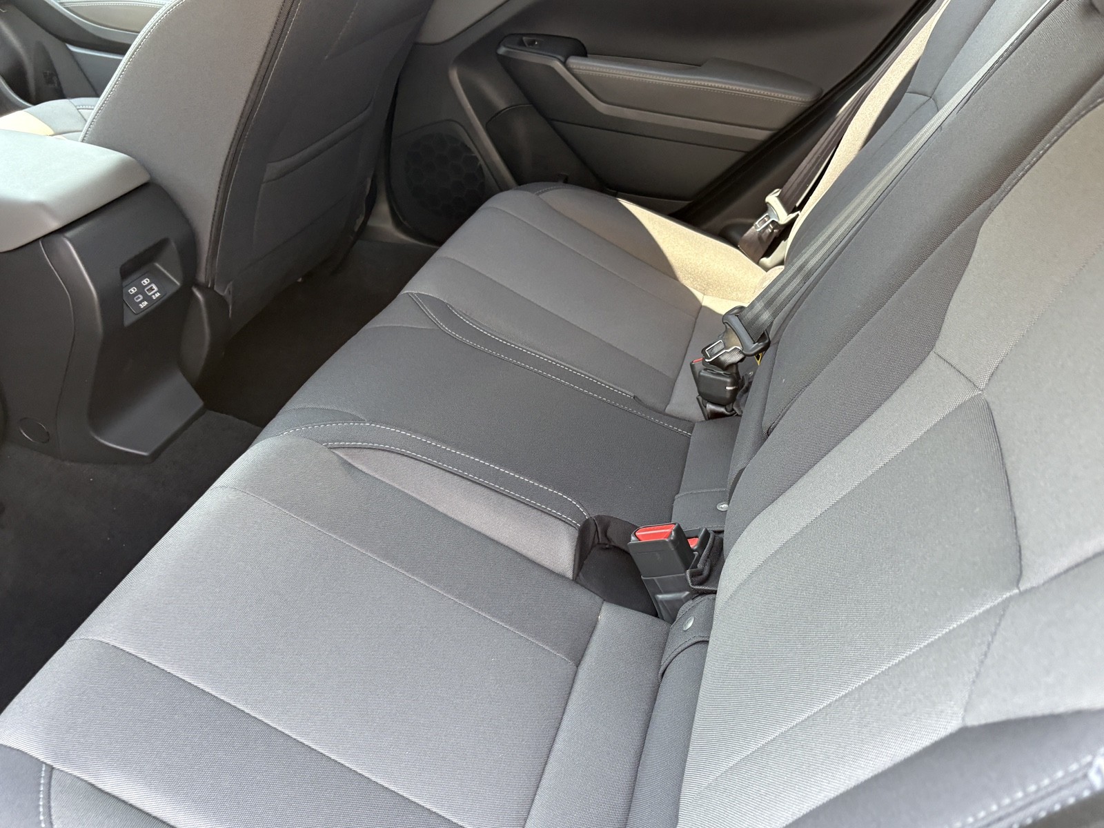 New 2025 CRYSTAL WHITE PEARL Subaru Premium image 47