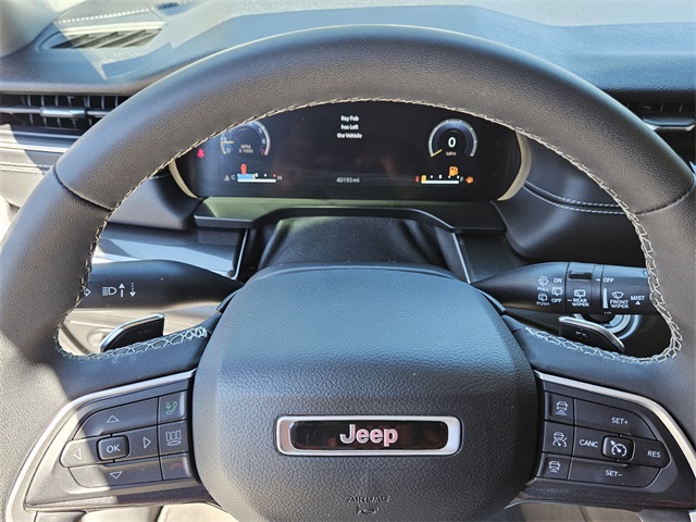 2023 Jeep Grand Cherokee Laredo photo 25