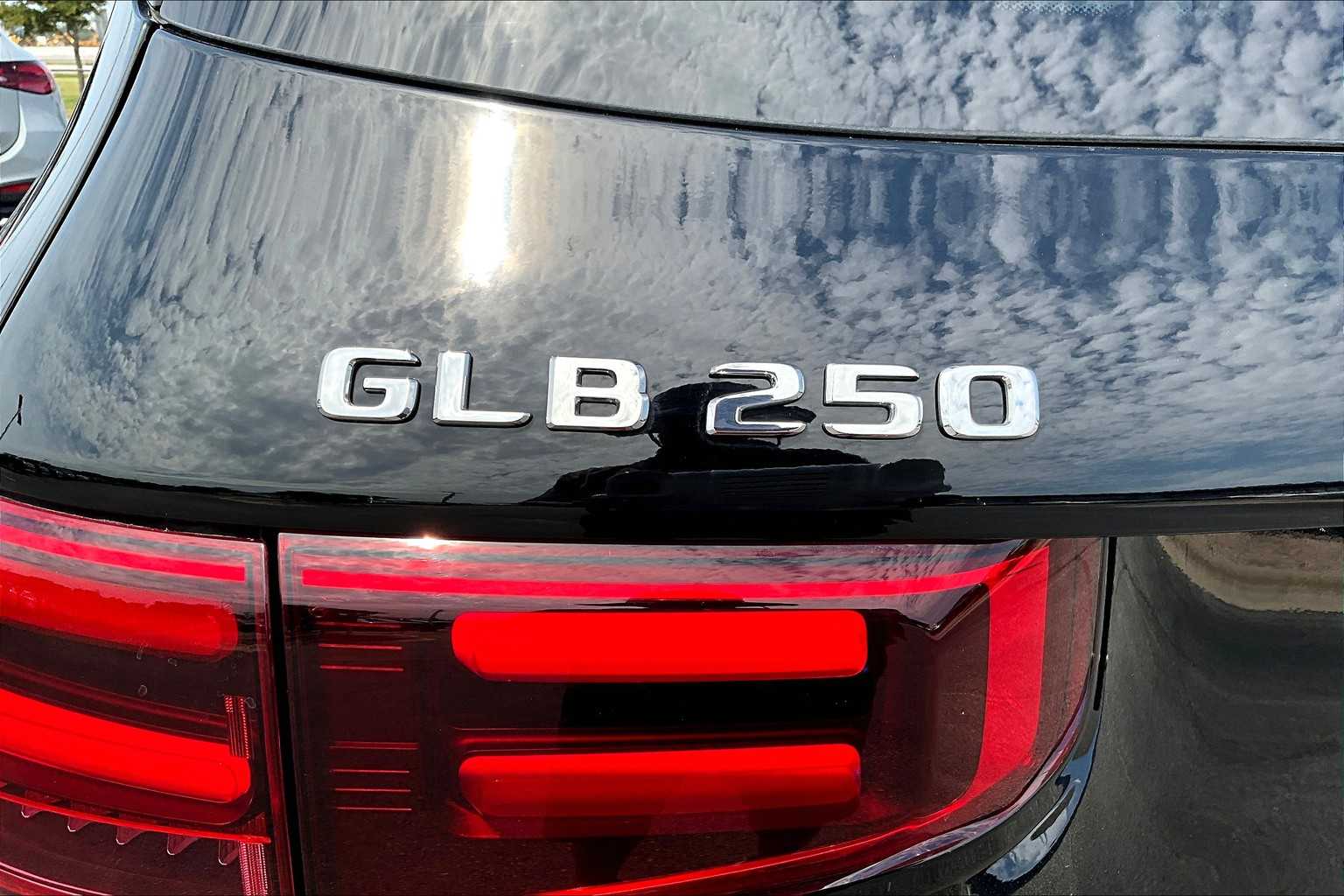 2025 Mercedes Benz GLB 250 4MATIC photo 29
