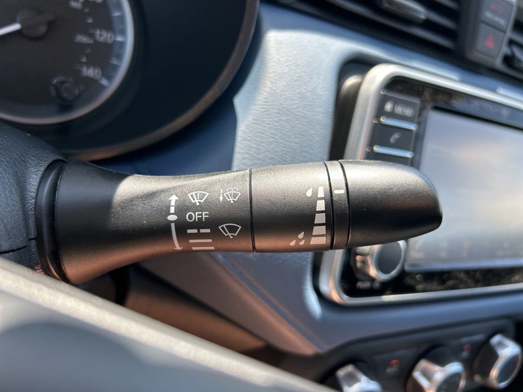 2025 Nissan Versa SV photo 21