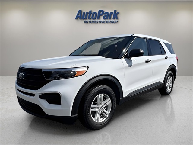 2023 Ford Explorer Base photo 2