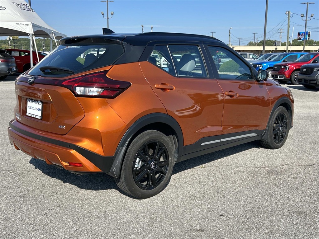 2023 Nissan Kicks SR photo 4