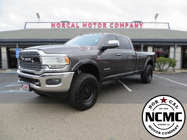 2020 RAM 3500 Limited's photo