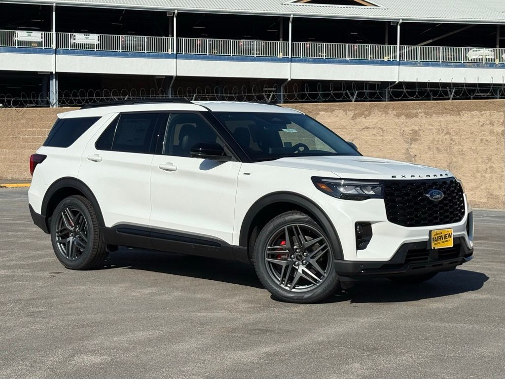 2026 Ford Explorer ST-LINE's photo