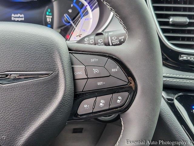 2025 CHRYSLER PACIFICA - Image 17