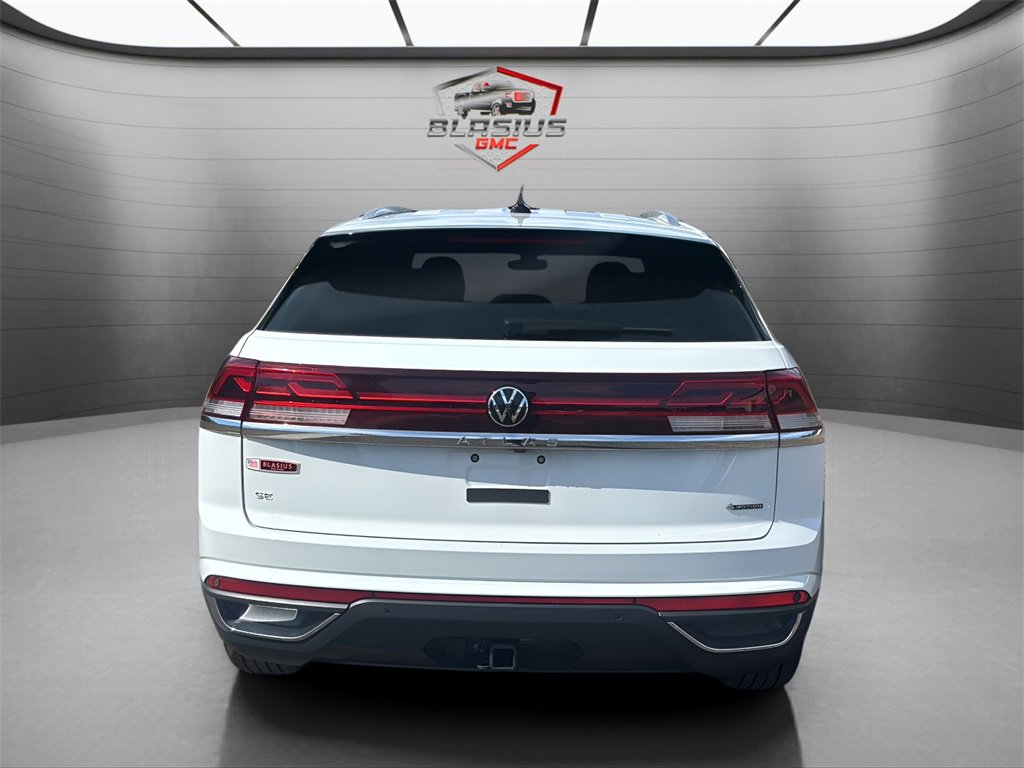 2024 Volkswagen Atlas Cross Sport SE Technology photo 3