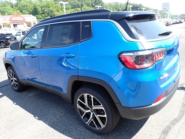 2025 Jeep Compass Limited photo 3