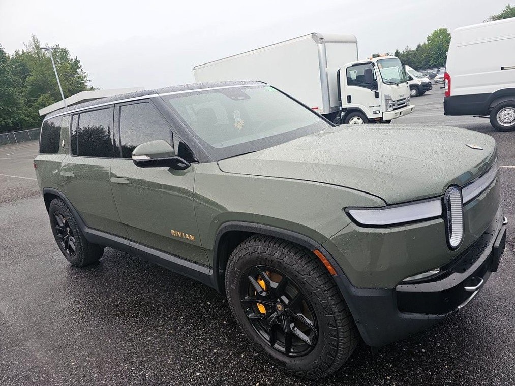 2022 Rivian R1S Launch Edition's photo