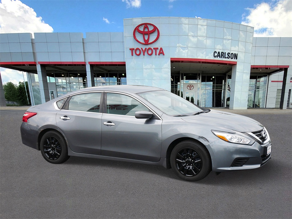 Used 2016 Nissan Altima S with VIN 1N4AL3AP7GN324168 for sale in Minneapolis, Minnesota