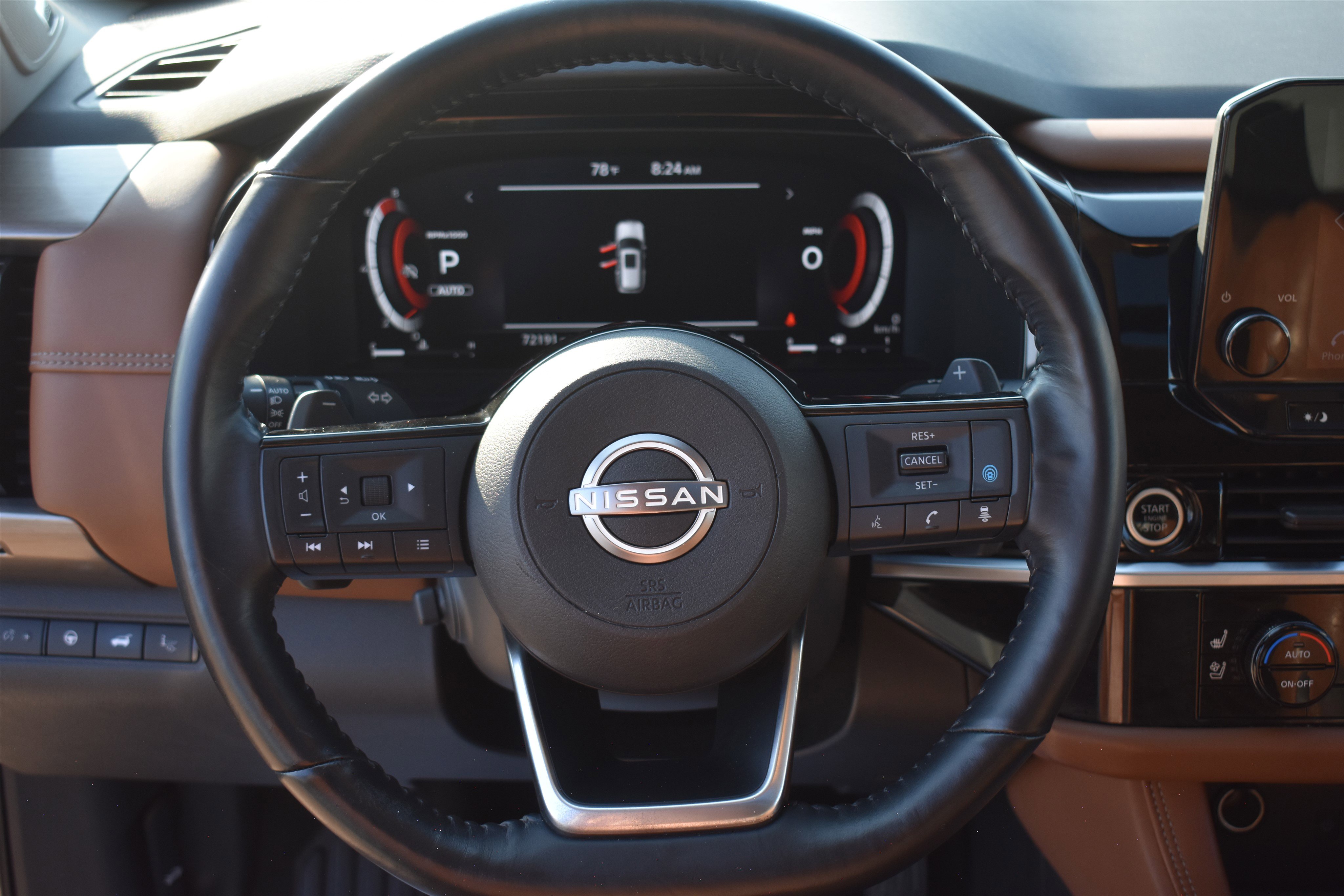 2022 Nissan Pathfinder Platinum photo 16
