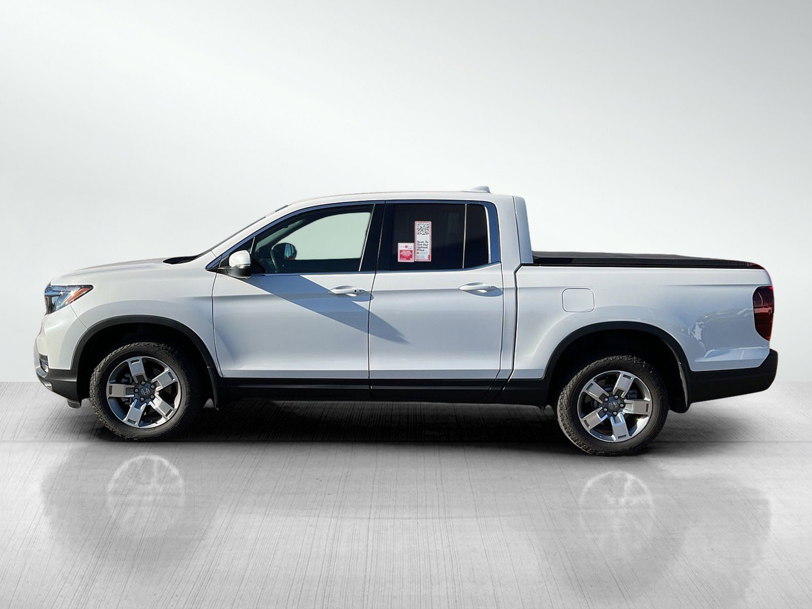 Used 2025 Honda Ridgeline RTL with VIN 5FPYK3F52SB025933 for sale in Brainerd, Minnesota