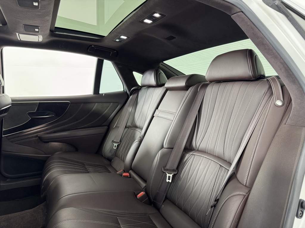 2019 Lexus LS 500 photo 12