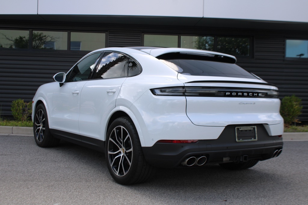 2024 Porsche Cayenne Coupe S photo 3