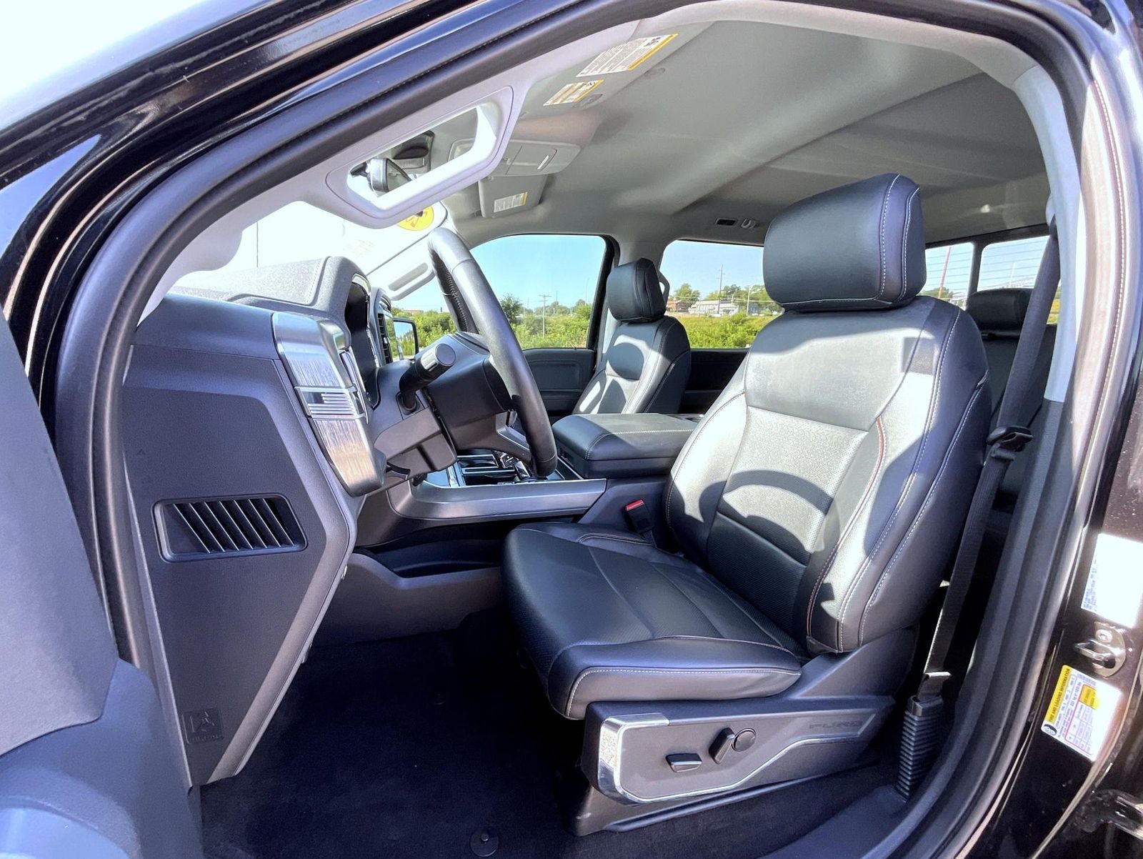 2022 Ford F-150 Lariat photo 10