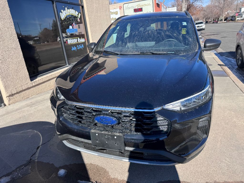 2025 Ford Escape ST-Line photo 2