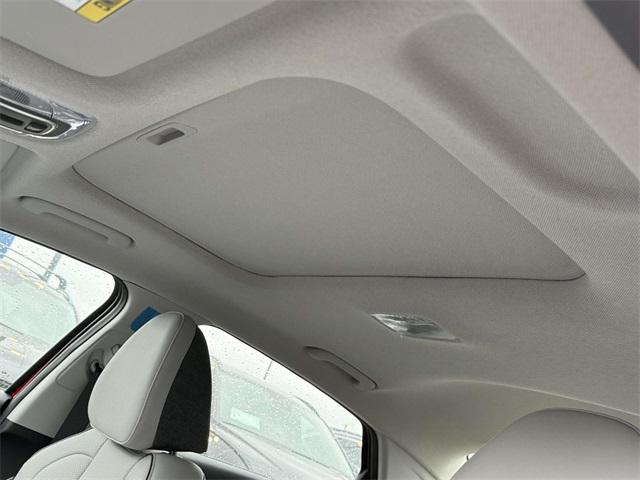 2025 Hyundai Elantra Hybrid Limited photo 4