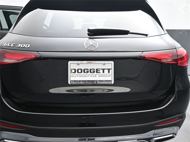 2026 Mercedes Benz GLC 300 photo 3