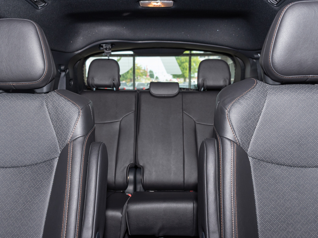 2025 Toyota Sienna Limited photo 15