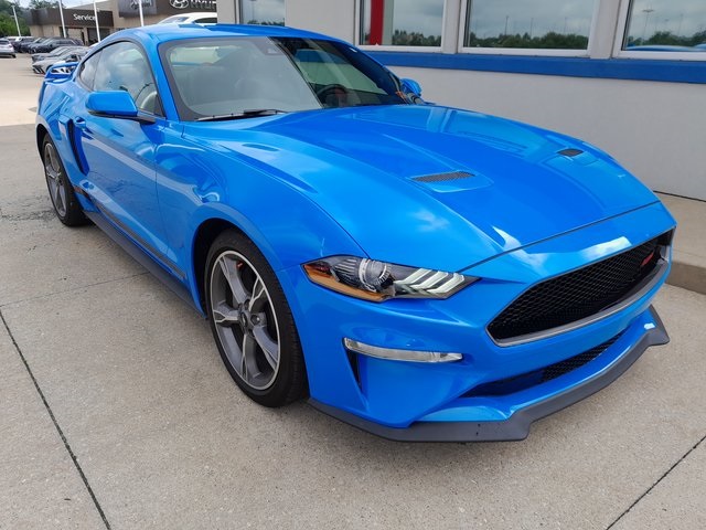 2023 Ford Mustang GT Premium photo 3