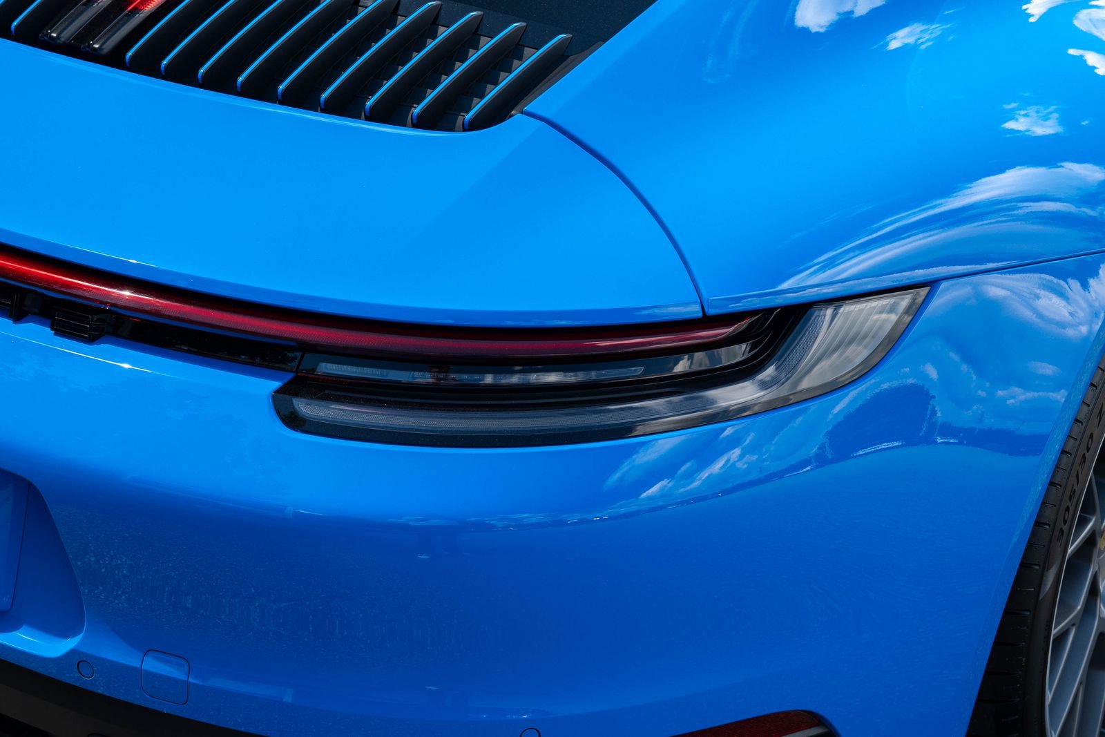 2022 Porsche 911 4 photo 14