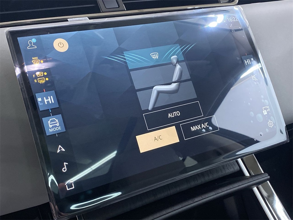 2025 Land Rover Range Rover S photo 22