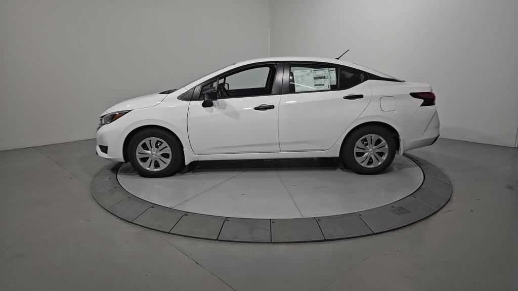 2025 Nissan Versa 1.6 S photo 2