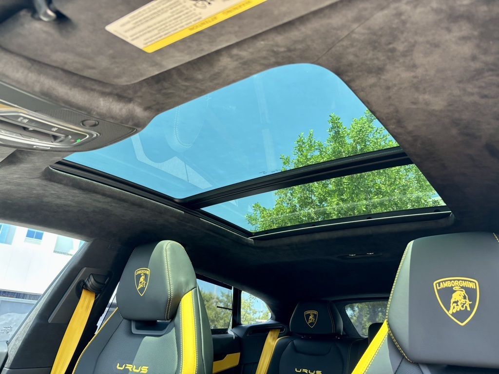 2024 Lamborghini Urus S photo 32
