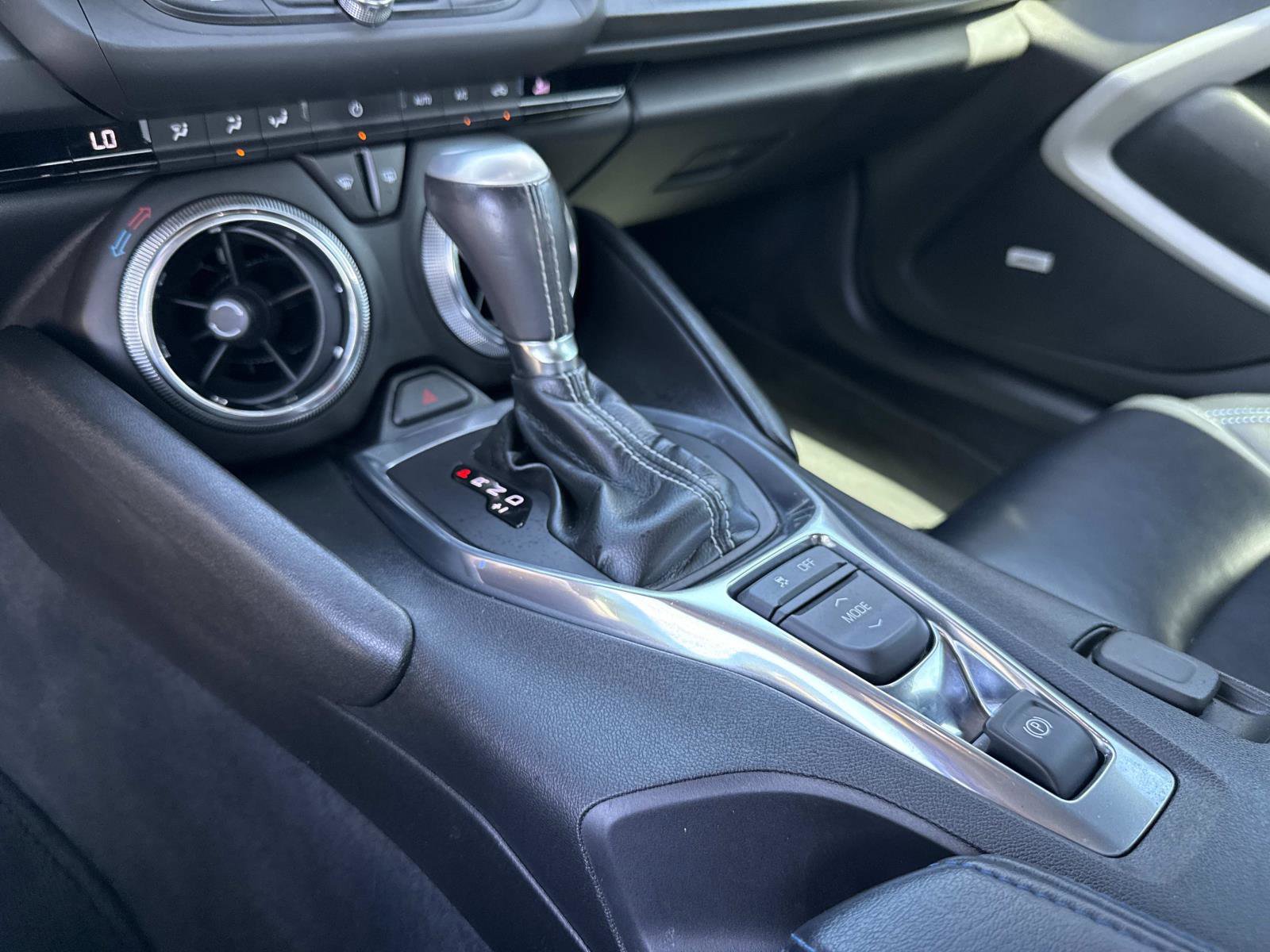2019 Chevrolet Camaro 1LT photo 21