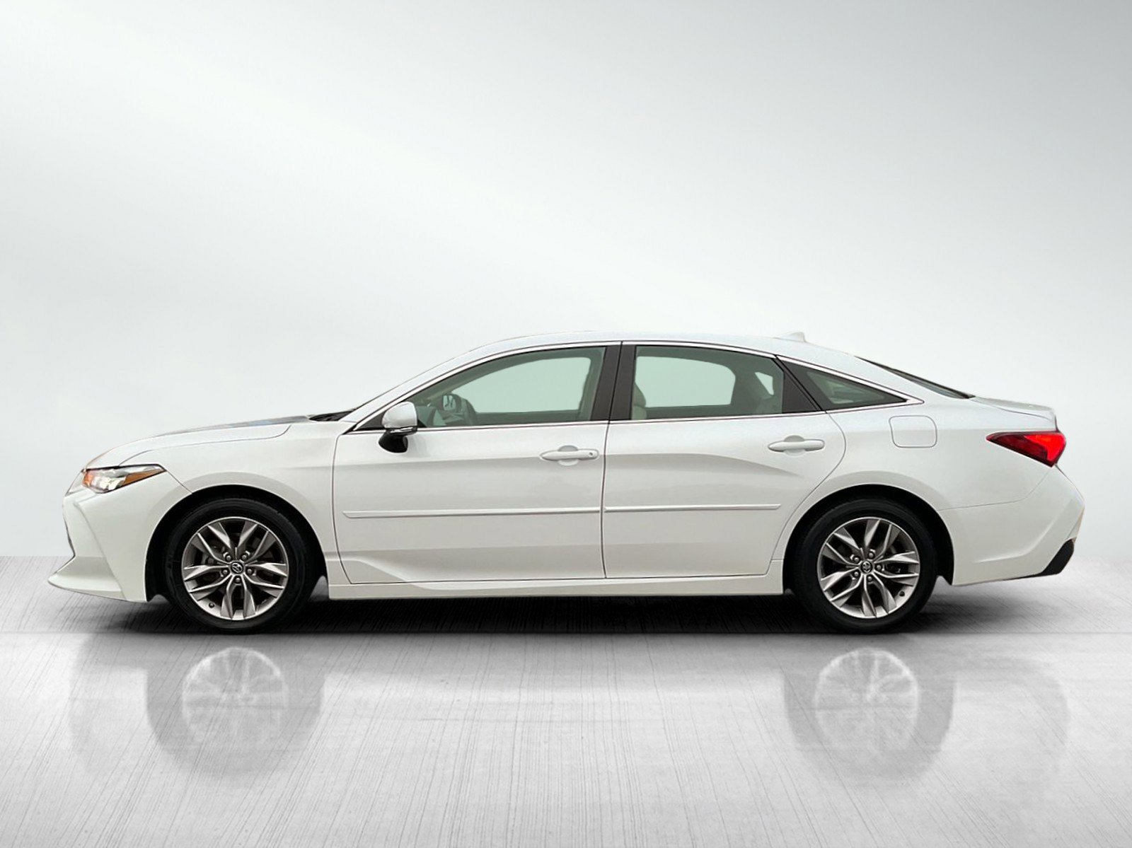 Used 2019 Toyota Avalon XLE with VIN 4T1BZ1FB9KU029730 for sale in Brainerd, Minnesota