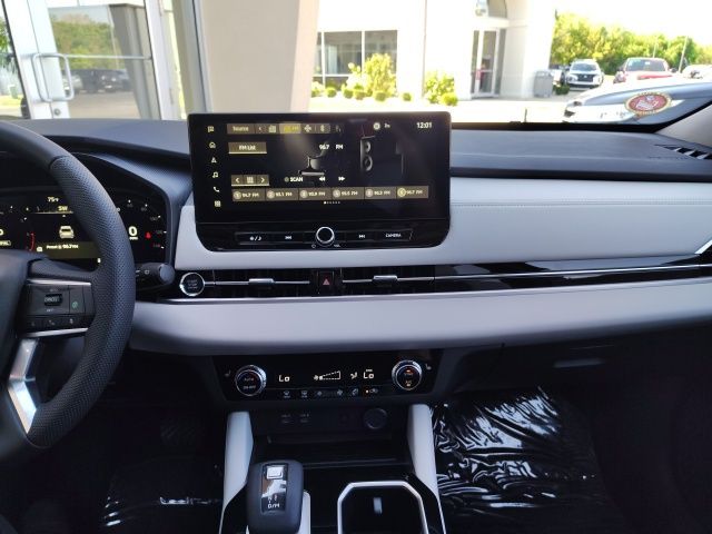 2025 Mitsubishi Outlander SE photo 14