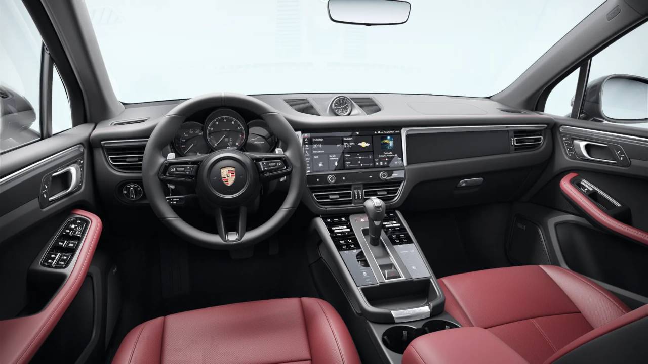 2026 Porsche Macan T photo 8