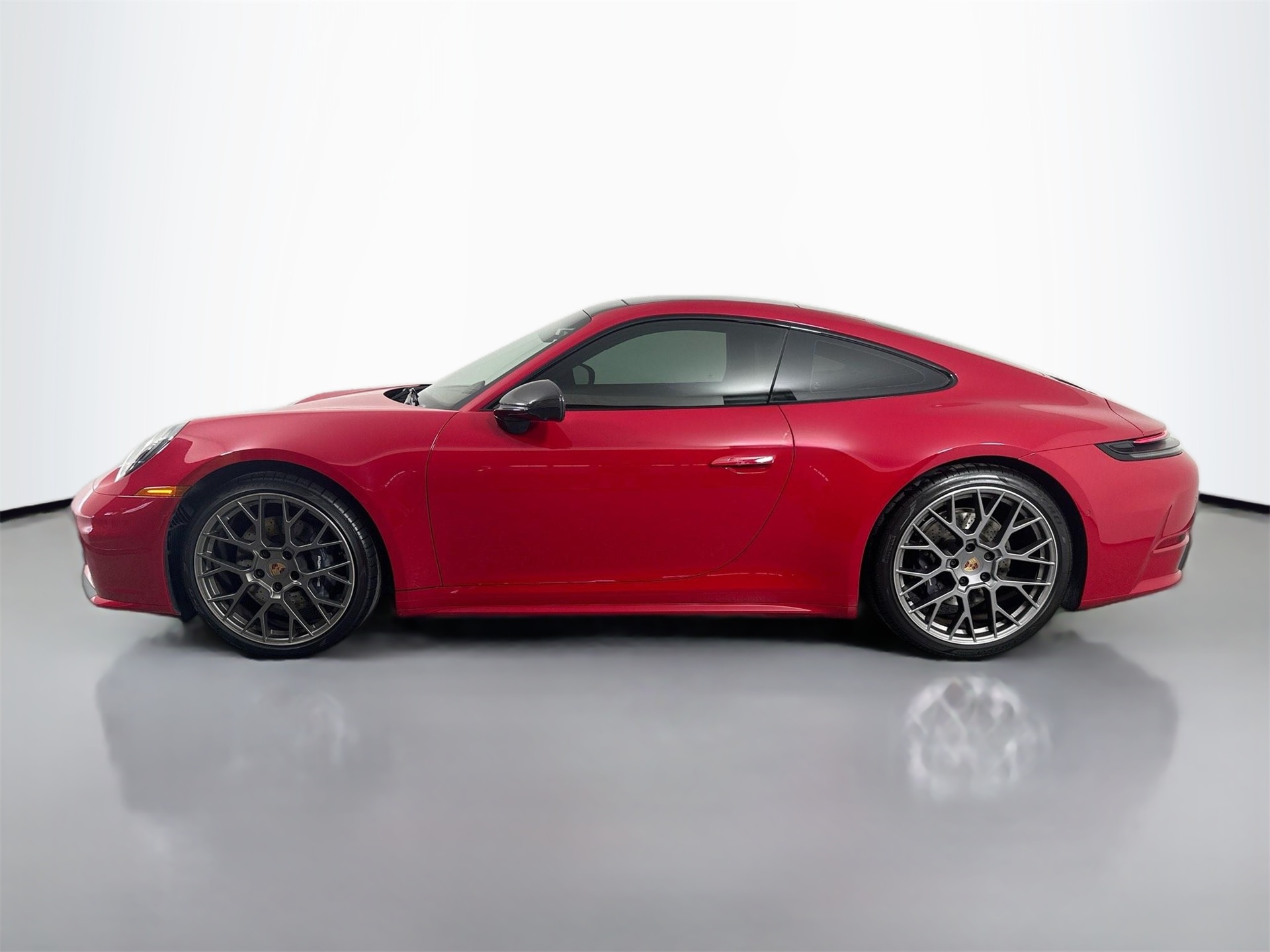 2025 Porsche 911 photo 2