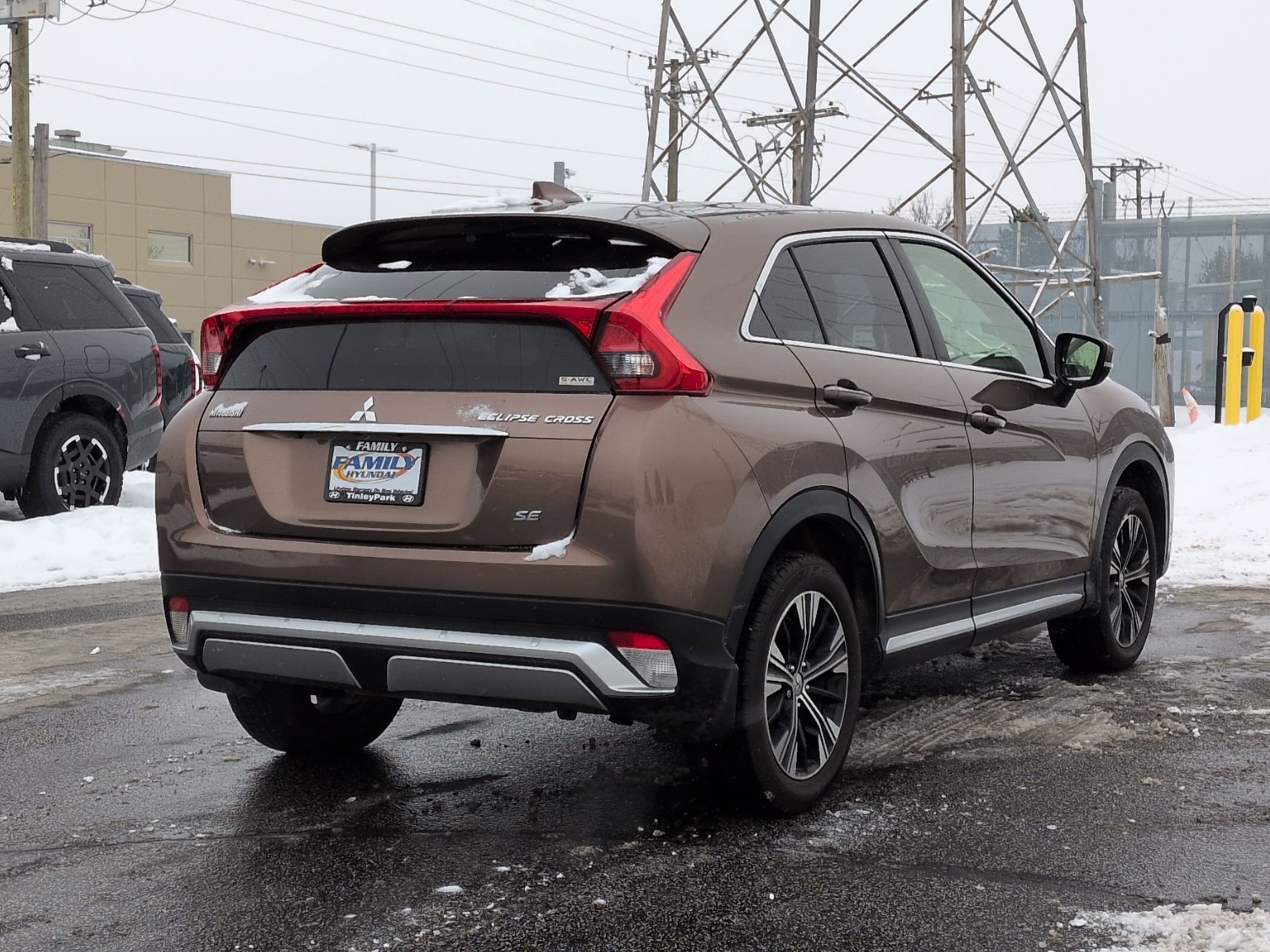 2019 Mitsubishi Eclipse Cross SE photo 2