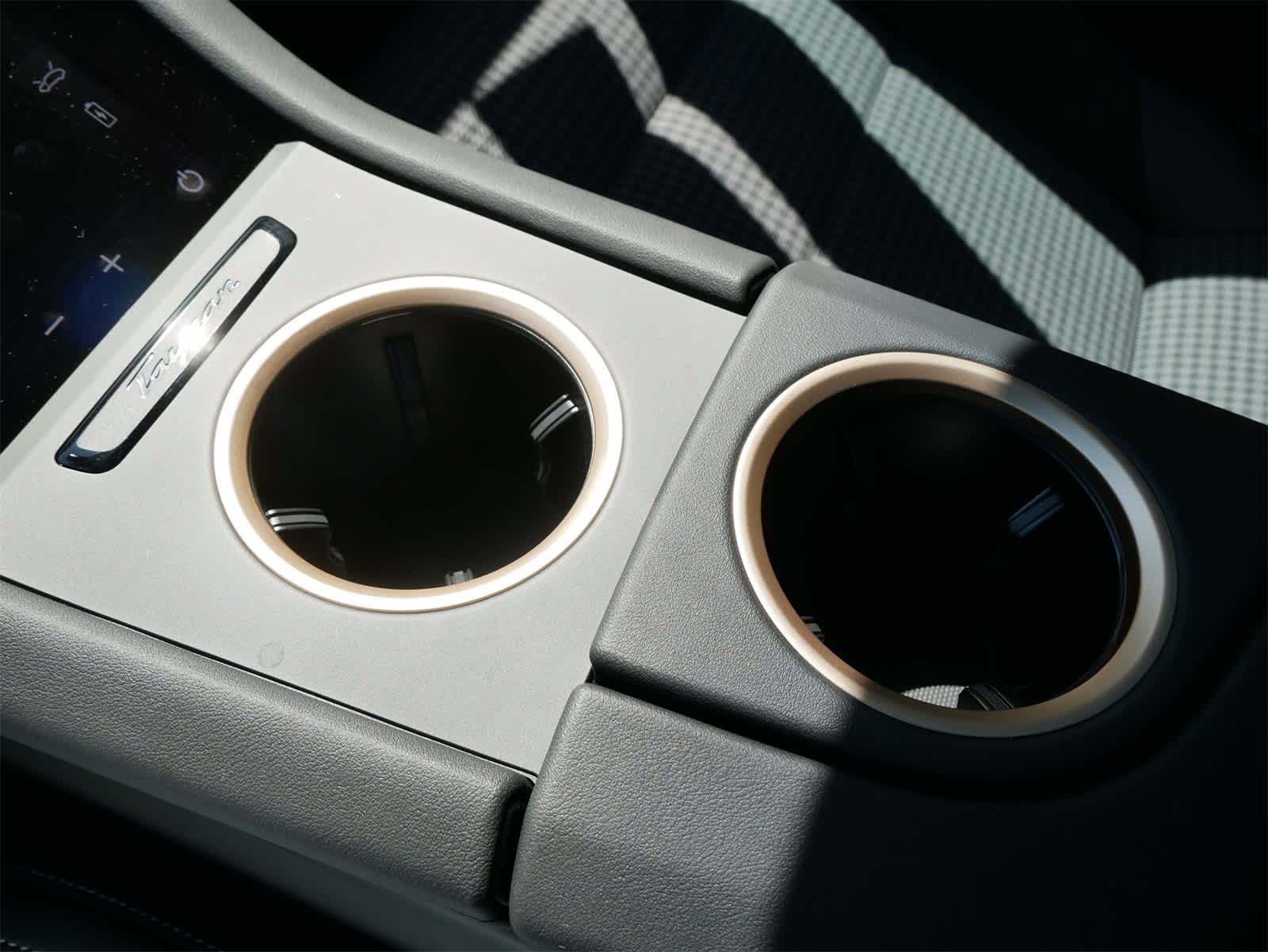 2025 Porsche Taycan 4S photo 14