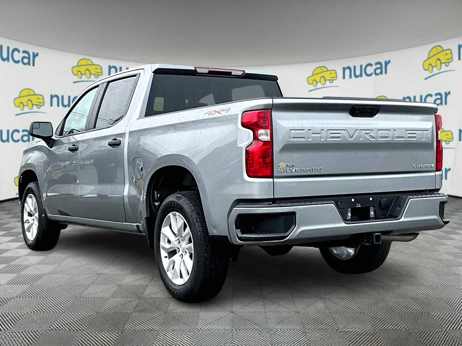 2024 Chevrolet Silverado 1500 Custom photo 4