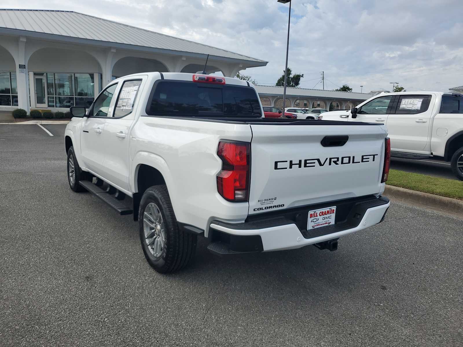 2026 Chevrolet Colorado LT photo 2