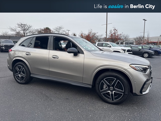 2024 Mercedes-Benz GLC GLC 300's photo