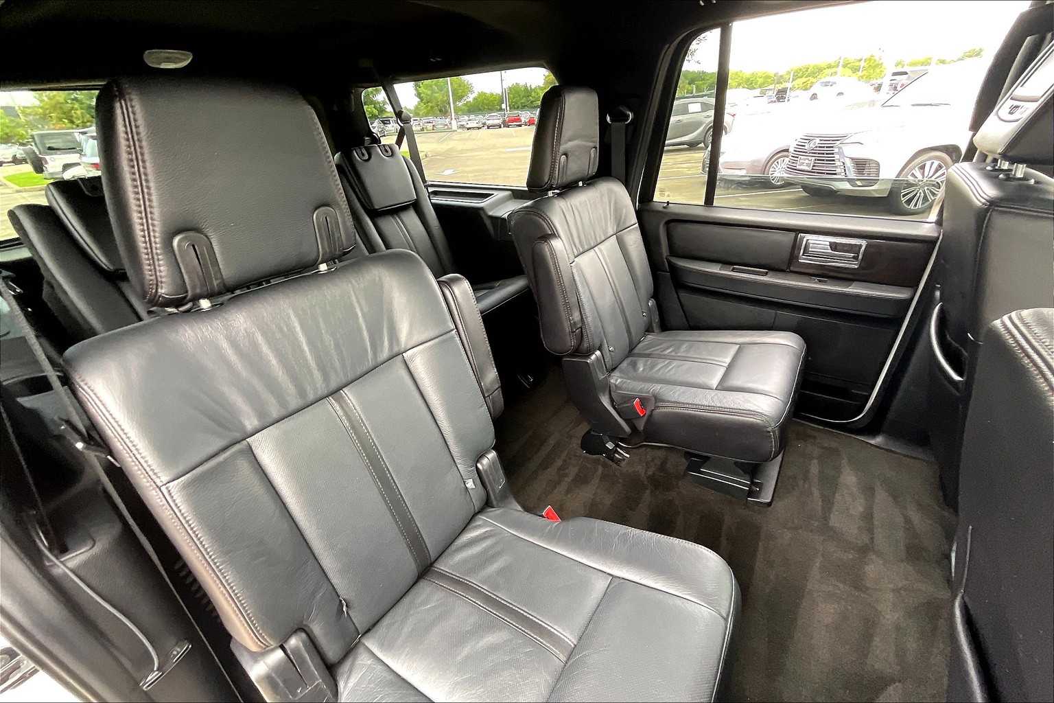 2017 Lincoln Navigator L Reserve photo 18