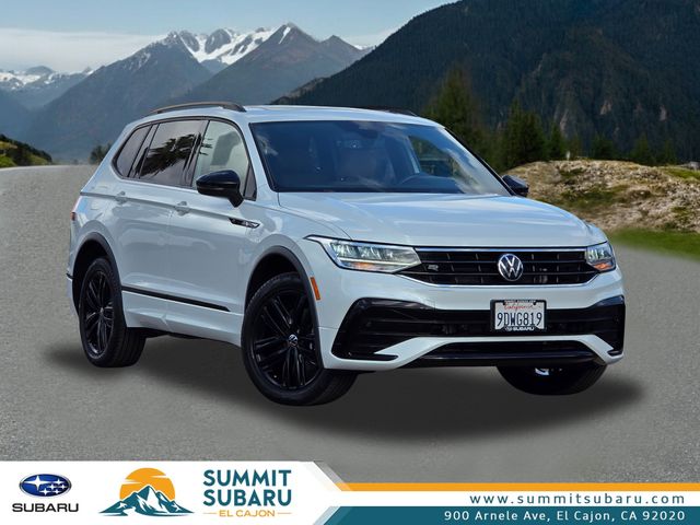 2022 Volkswagen Tiguan SE R-LINE BLACK's photo