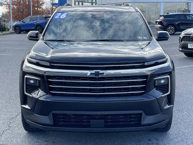 2026 Chevrolet Traverse photo 2