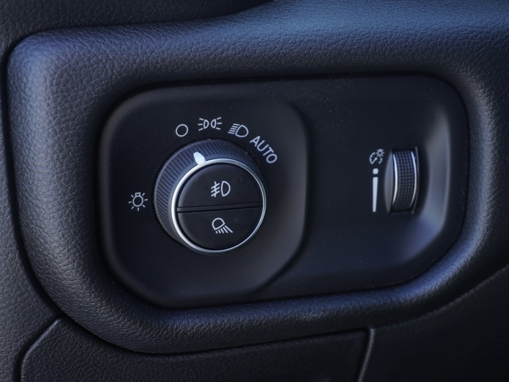 2026 Ram 1500 Warlock photo 13