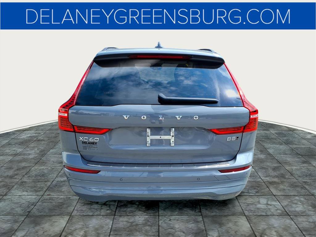 2022 Volvo XC60 B5 Momentum photo 4