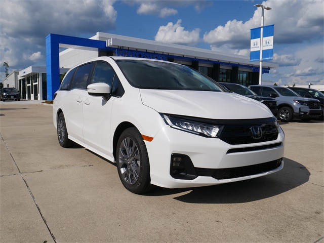 2026 Honda Odyssey Touring's photo