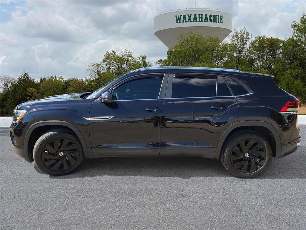 2024 Volkswagen Atlas Cross Sport SE Technology photo 2