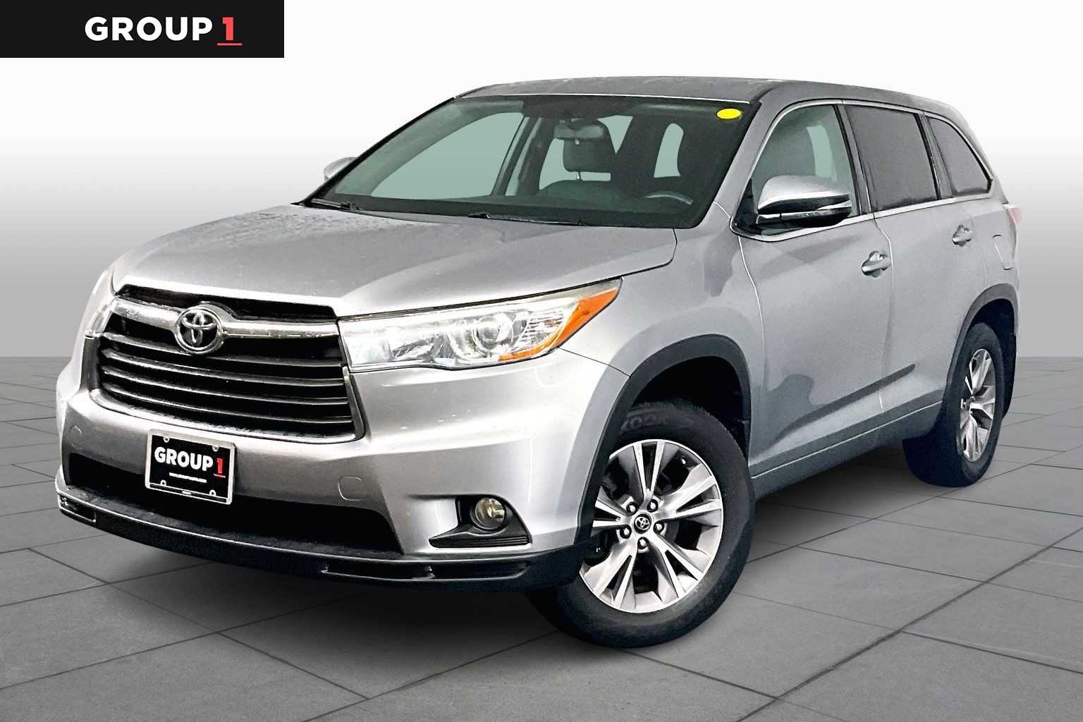 2016 Toyota Highlander LE Plus's photo