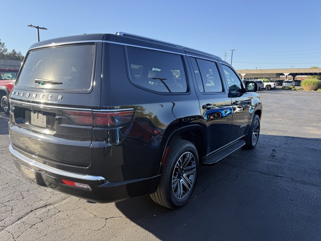 2023 Jeep Wagoneer Base photo 3